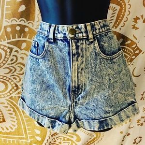High-waisted Shorts - Acid Wash